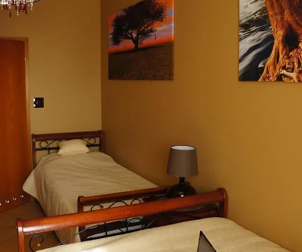 Goscinne Atol * هيل