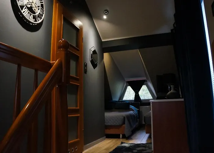 Goscinne Atol * هيل